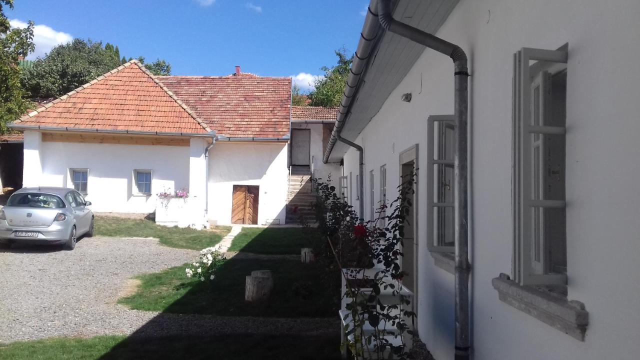 אגר Plitzner Belvarosi Apartmanhaz מראה חיצוני תמונה